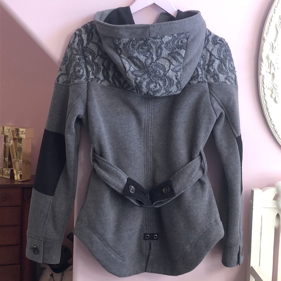 THREE STONES SMALL COAT - Picture 2 of 3